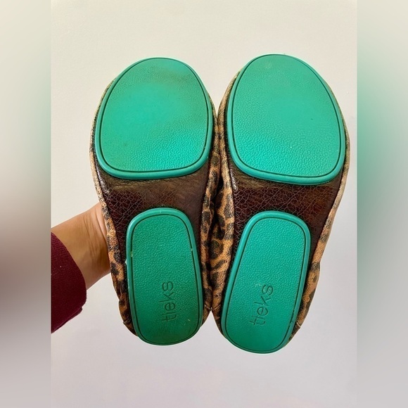 Tieks Leopard Print | Size 8 - Picture 8 of 10